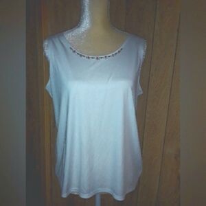 Womans White Size Medium Sleeveless Simple Blouse Detailed Neckline Airy Top